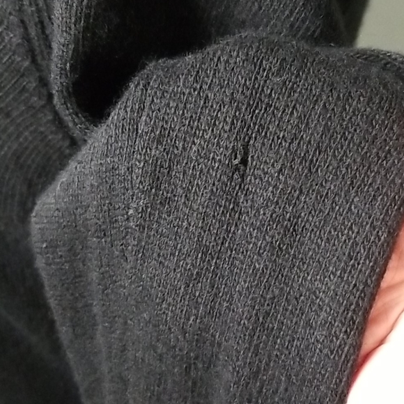 BANANA REPUBLIC ITALIAN YARN V-NECK SWEATER - Picture 6 of 11